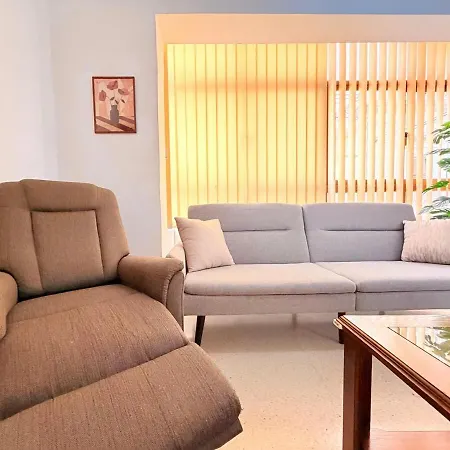 Modern 2 Bedroom - Windsor -