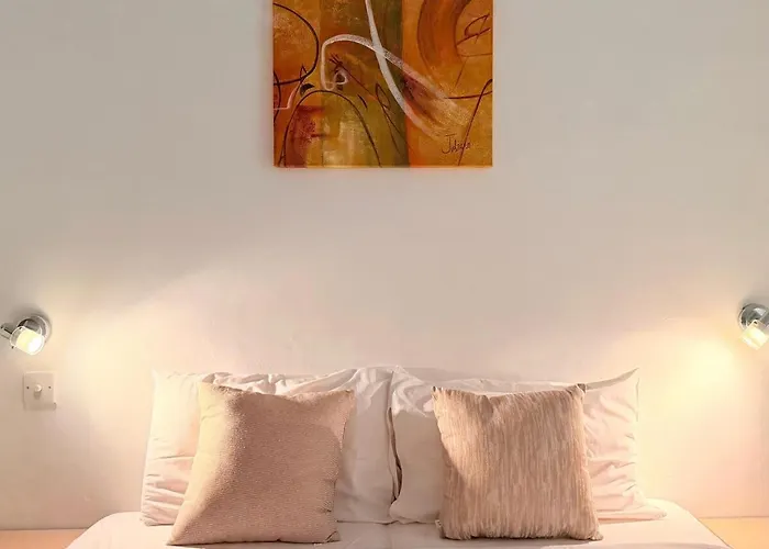 Modern 2 Bedroom - Windsor - * Слима