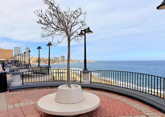 Modern 2 Bedroom - Windsor - Слима