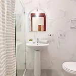 아파트 Modern 2 Bedroom - Windsor - *